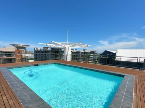70 inch Tv - 2 x King Size Beds - Apartment With Complex Pool, Braai & Sunset Views